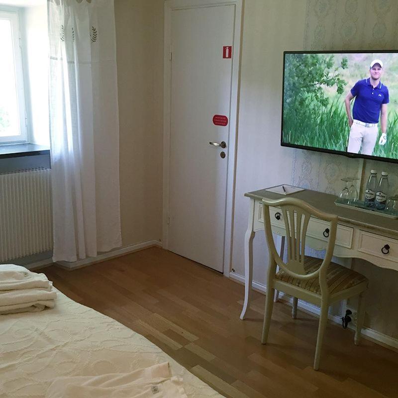 Herrgards Hotell Gyllene Haesten Vastervik Exterior photo
