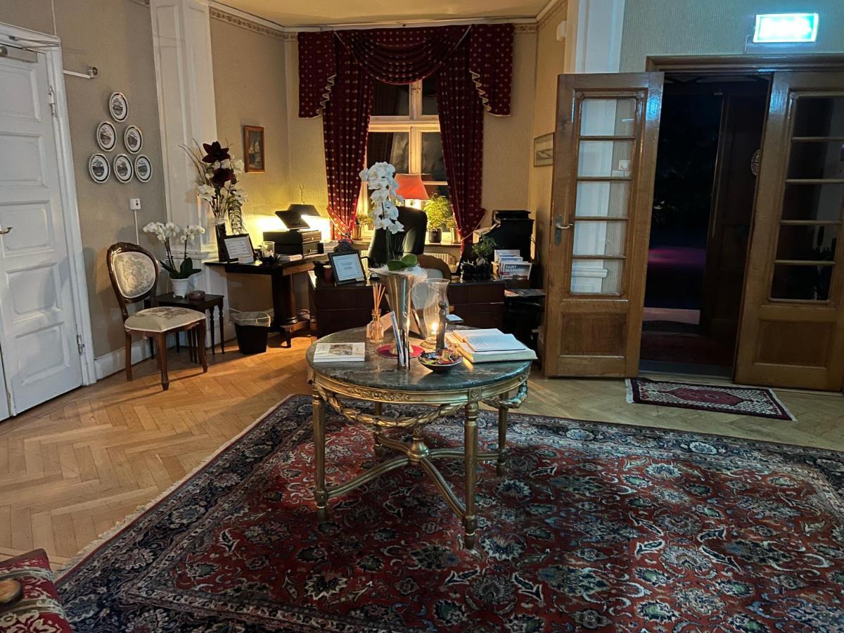Herrgards Hotell Gyllene Haesten Vastervik Exterior photo